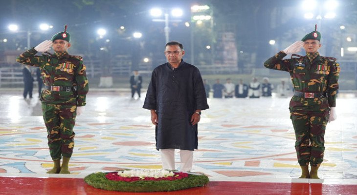 শহীদ মিনারে ভাষা শহিদদের প্রতি প্রধানমন্ত্রীর শ্রদ্ধা